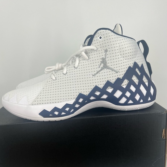 Jordan Jumpman Diamond Mid TB SIZE 11.5 - Picture 3 of 5